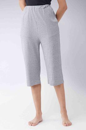 solid cotton regular fit women's capri - grey