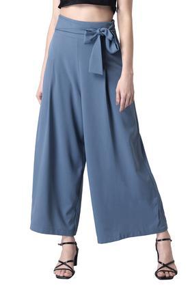 solid crepe regular fit women's flared trousers - blue