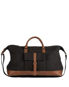 solid duffle bag with adjustable straps