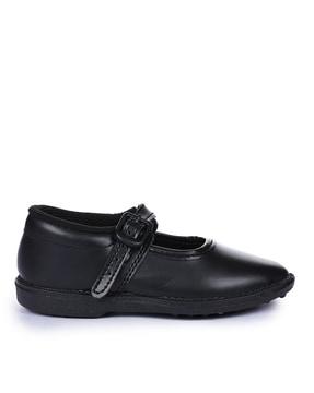 solid shoes with buckle fastening