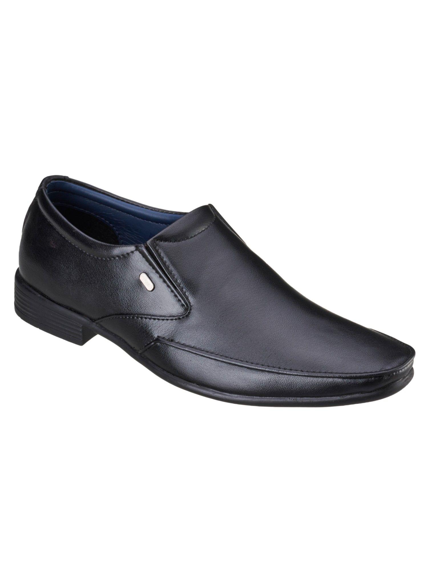 solid/plain black formal shoes