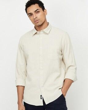 solid  shirt with collar neckline