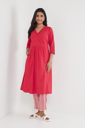 solid cotton flex v-neck women's casual wear kurta - red