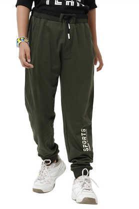 solid cotton regular fit boys joggers - olive
