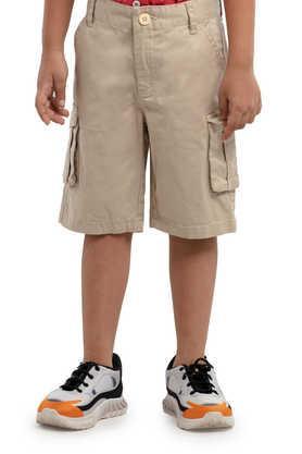 solid cotton regular fit boys shorts - khaki