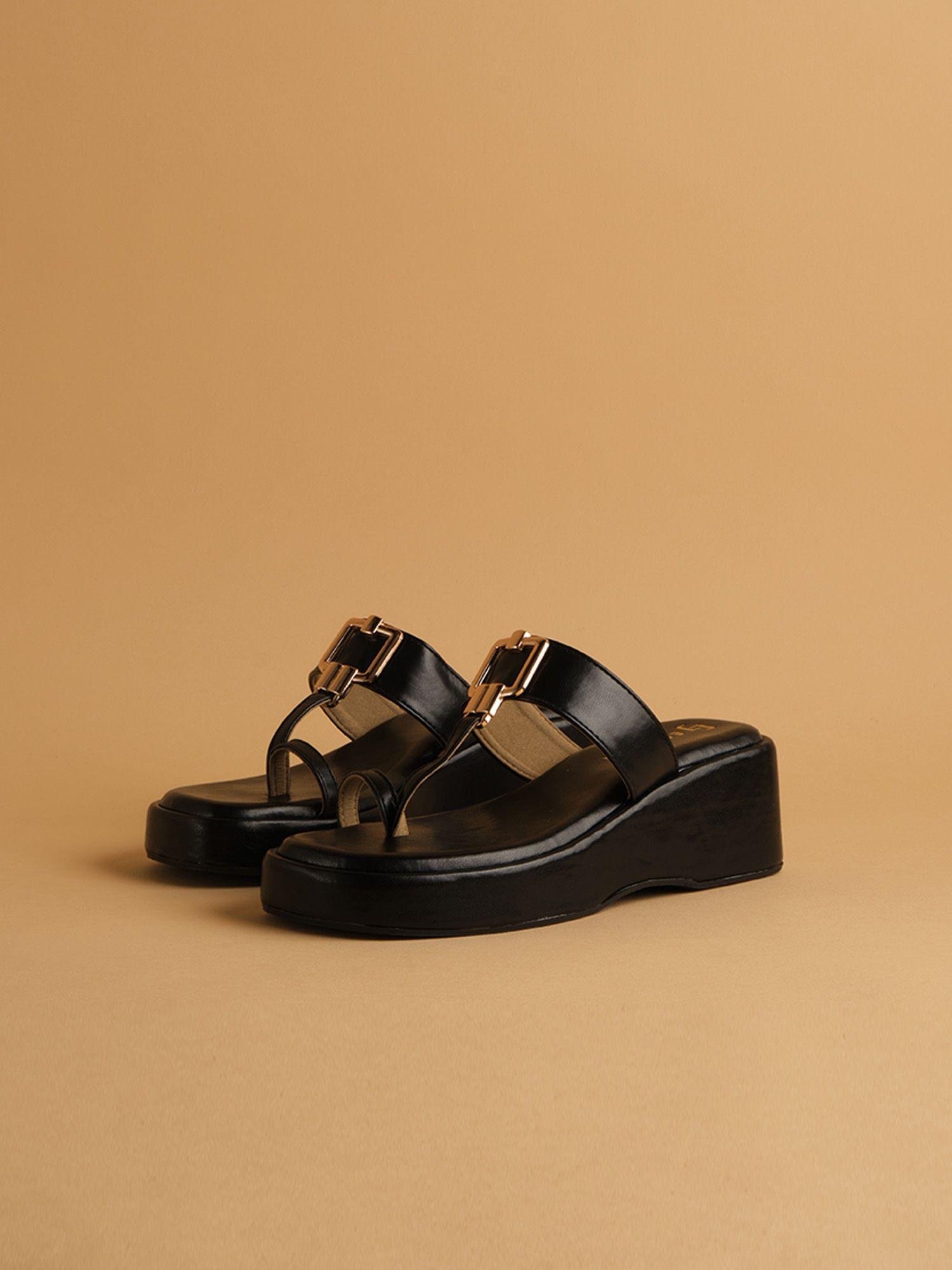 solid daniella black wedges