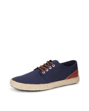 solid lace-up casual shoes