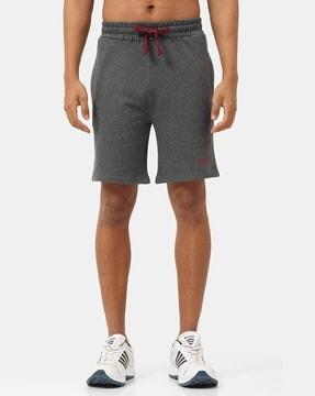 solid mid-rise shorts