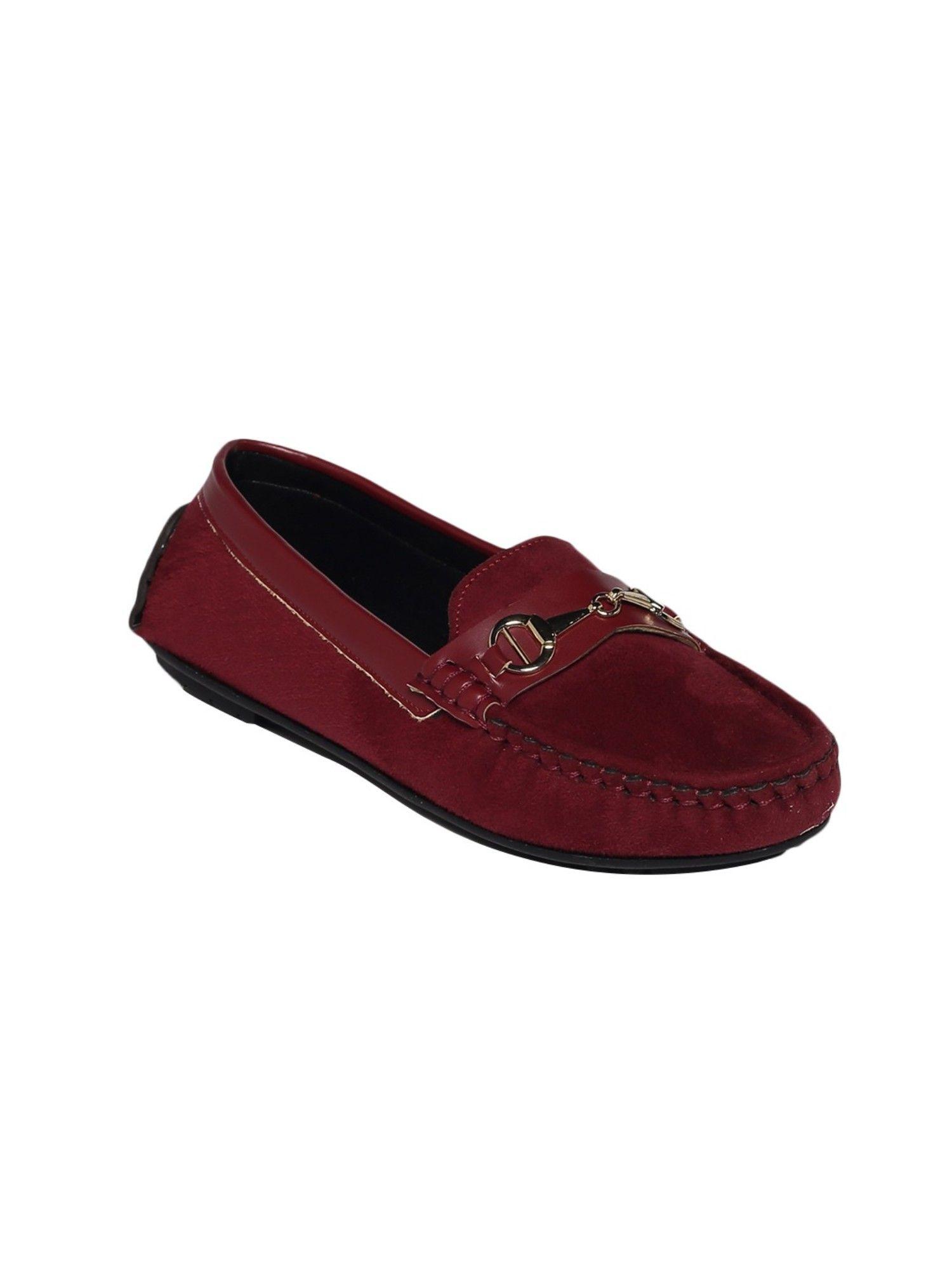 solid or plain maroon loafers