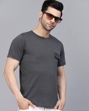 solid round-neck t-shirt