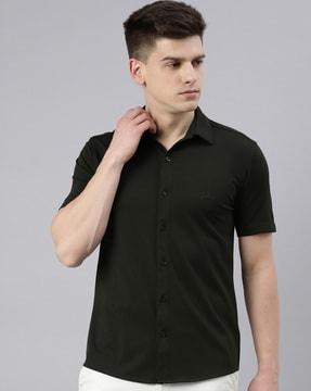 solid shirt with collar neckline