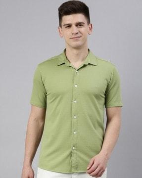 solid shirt with collar neckline