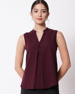 solid sleeveless  top