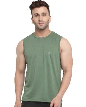 solid sleeveless crew neck t-shirt