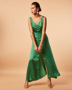 solid sleeveless gown dress