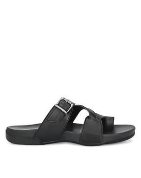 solid toe-ring sandal