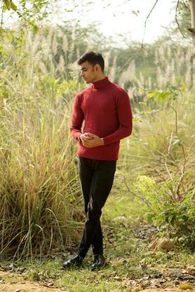 solid wool slim fit men's sweater - maroon