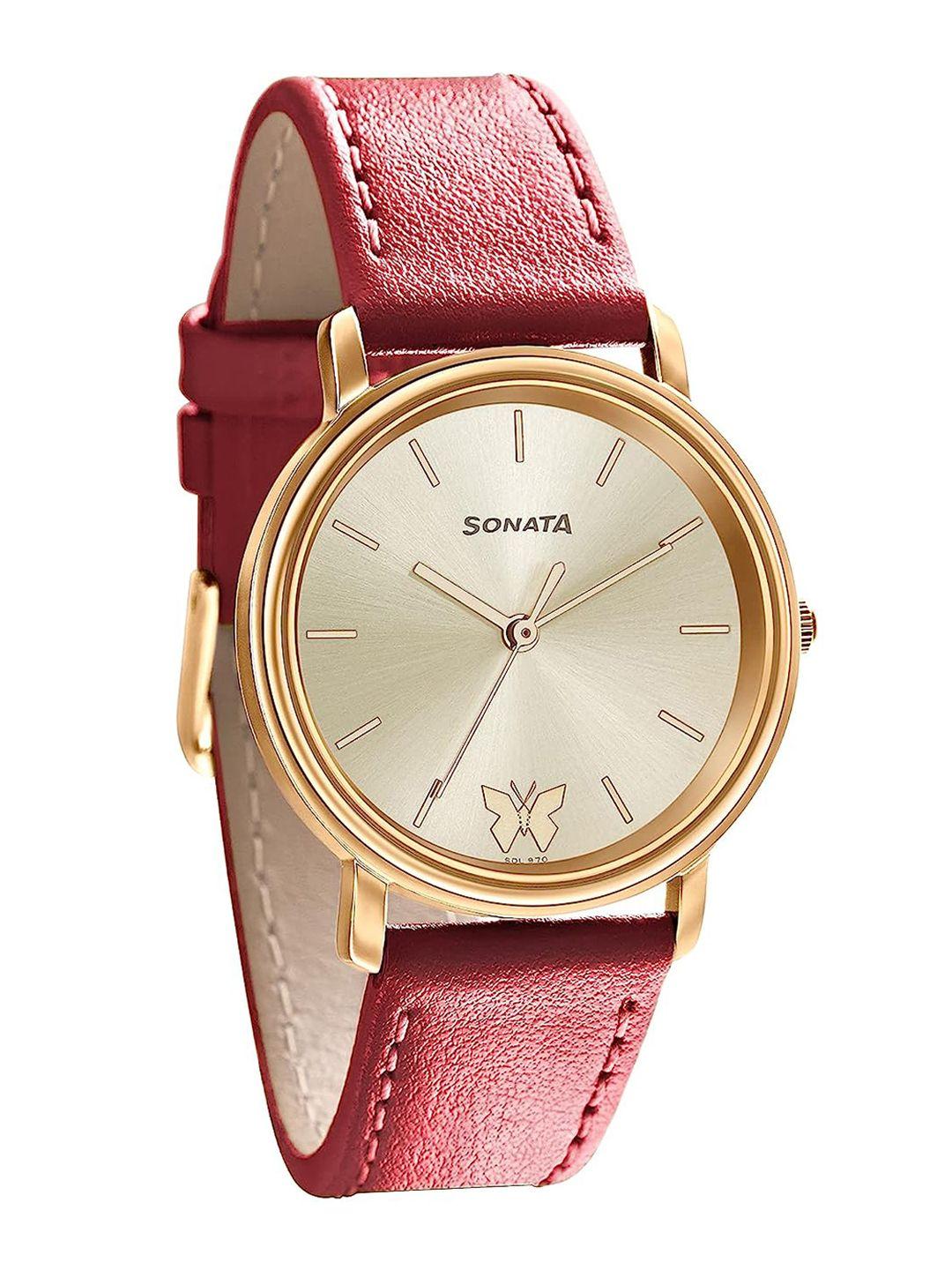 sonata women textured leather straps analogue watch 87029wl01