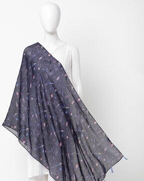 space print scarf with tassels