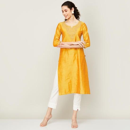 span women embroidered three-quarter sleeves straight kurta