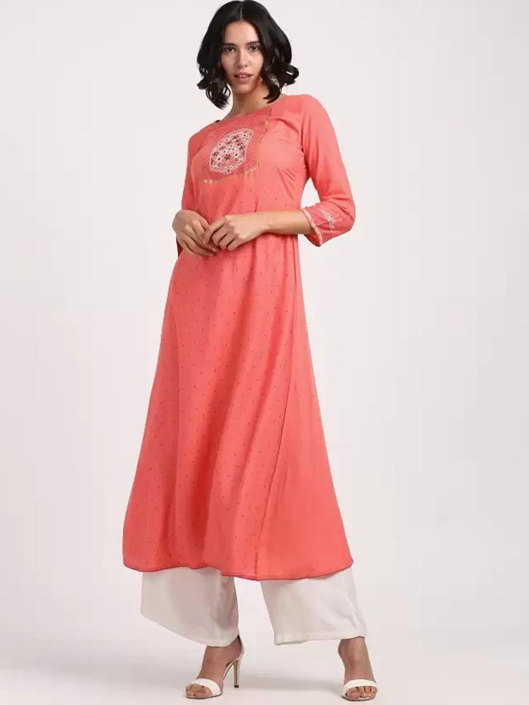 span women peach-coloured kurta