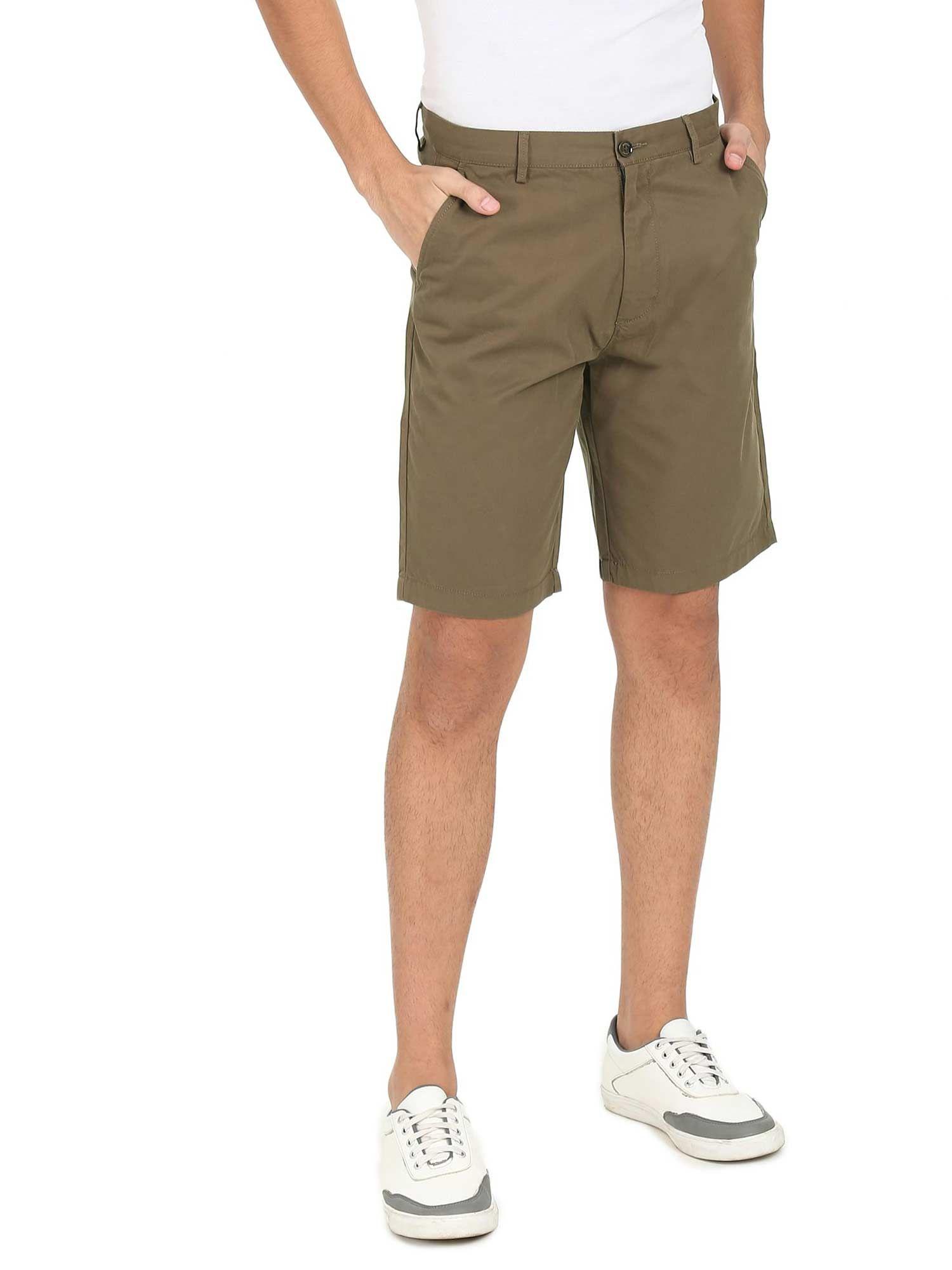 sports men olive mid rise solid shorts