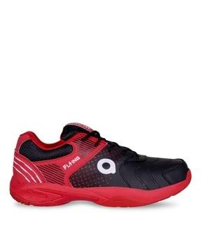 sports shoes with pu upper