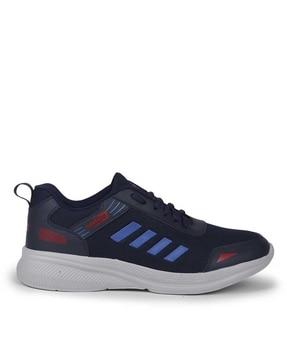 sports shoes with fabric upper