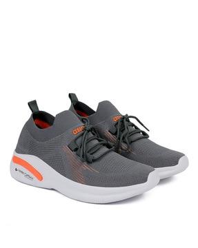 sports shoes with knitted upper