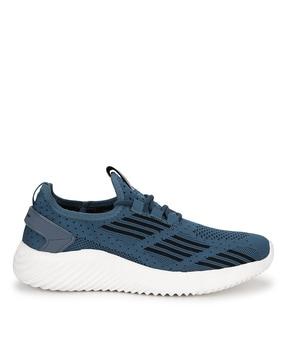 sports shoes with mesh upper