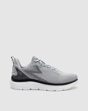 sports shoes with mesh upper