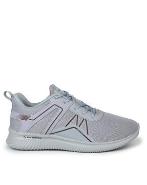 sports shoes with mesh upper