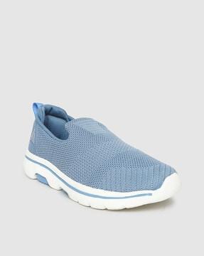 sports shoes with slip-on styling