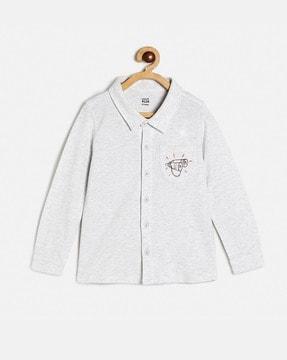 spread collar shirt with printed patch pocket
