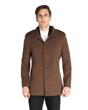 spread-collar coat with button closure