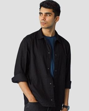 spread-collar cotton overshirt with flap-pockets
