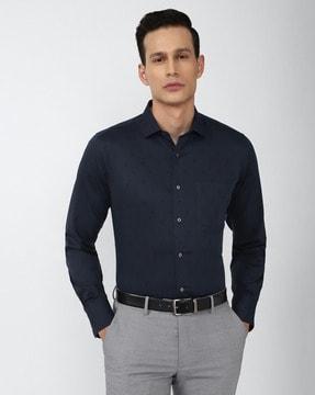 spread-collar patched-pocket shirt