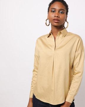 spread-collar shirt top with curved hemline