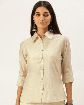 spread-collar shirt with 3/4th sleeves