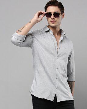 spread-collar shirt with full sleeves