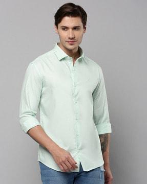 spread-collar shirt with full sleeves