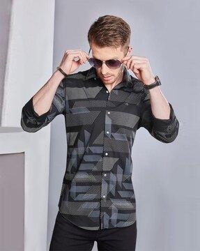 spread collar shirt with full sleeves