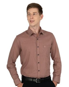 spread-collar shirt with logo patch-pocket