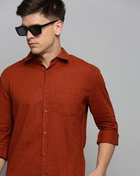 spread-collar shirt with patch pocket