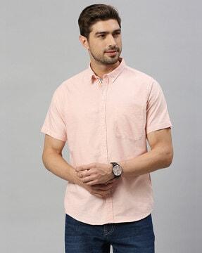 spread-collar shirt with patch pocket