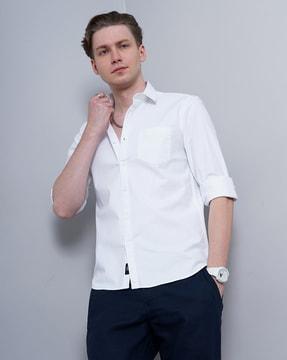 spread-collar shirt with patch pocket