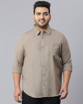 spread-collar shirt with patch pocket