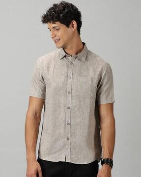 spread collar shirt with patch pocket