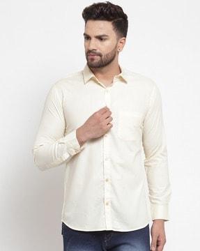 spread-collar shirt with patch pocket