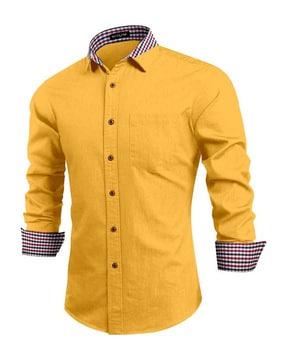 spread-collar shirt with patch pocket